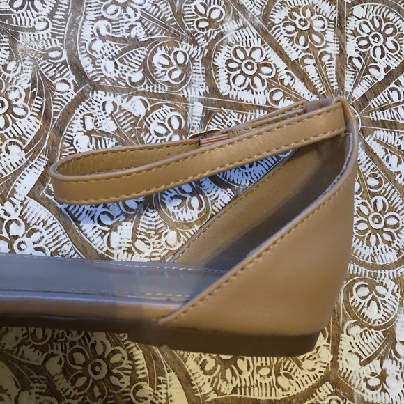 NWT Chic Nude & Clear Flats With Studs - Picture 10 of 13